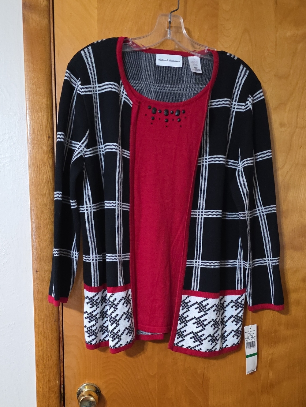 Alfred Dunner Black & Red Plaid Open-Front Cardigan with Patterned Hem